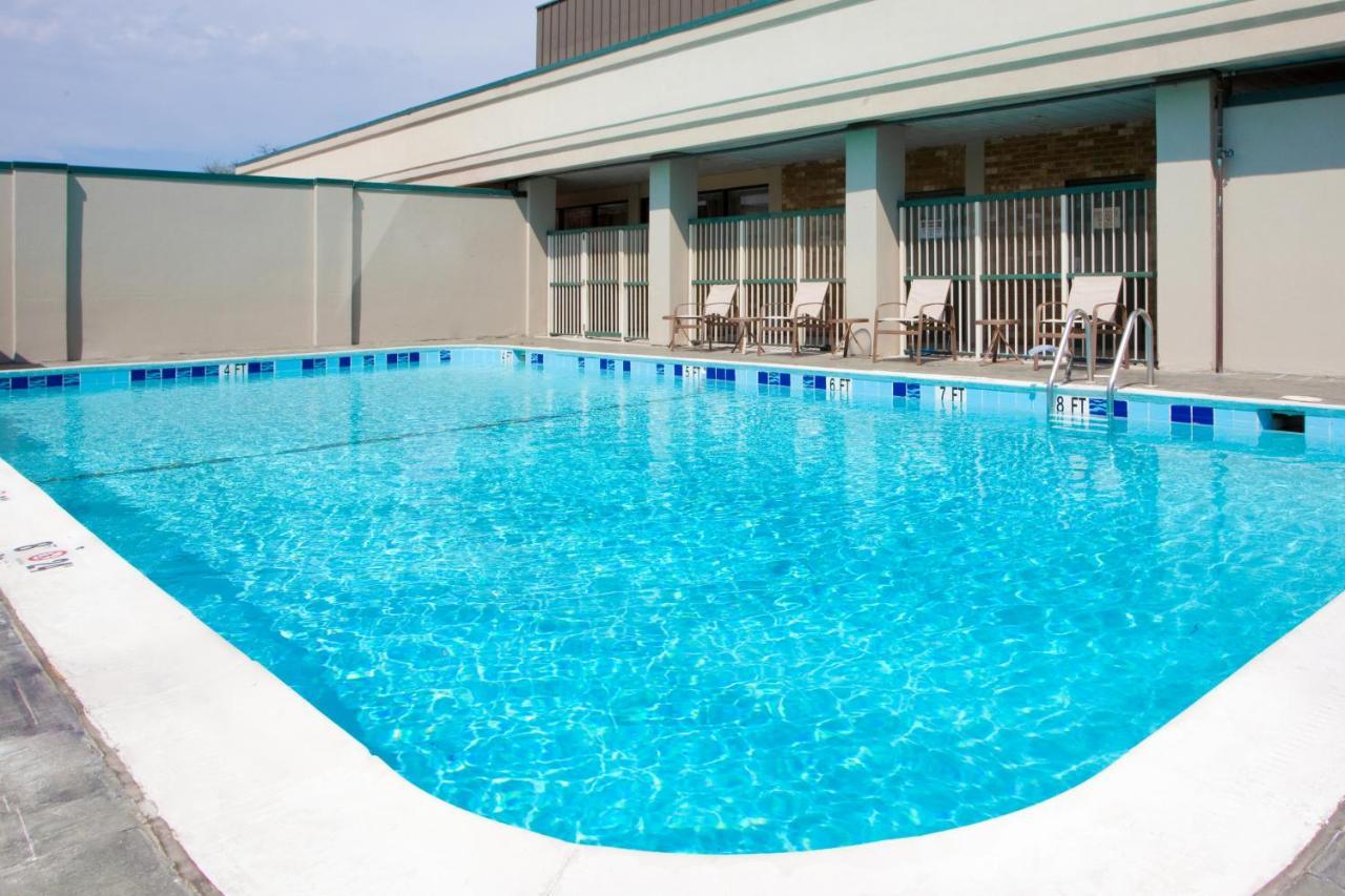 Holiday Inn Express Washington Dc Sw - Springfield By Ihg Exterior photo