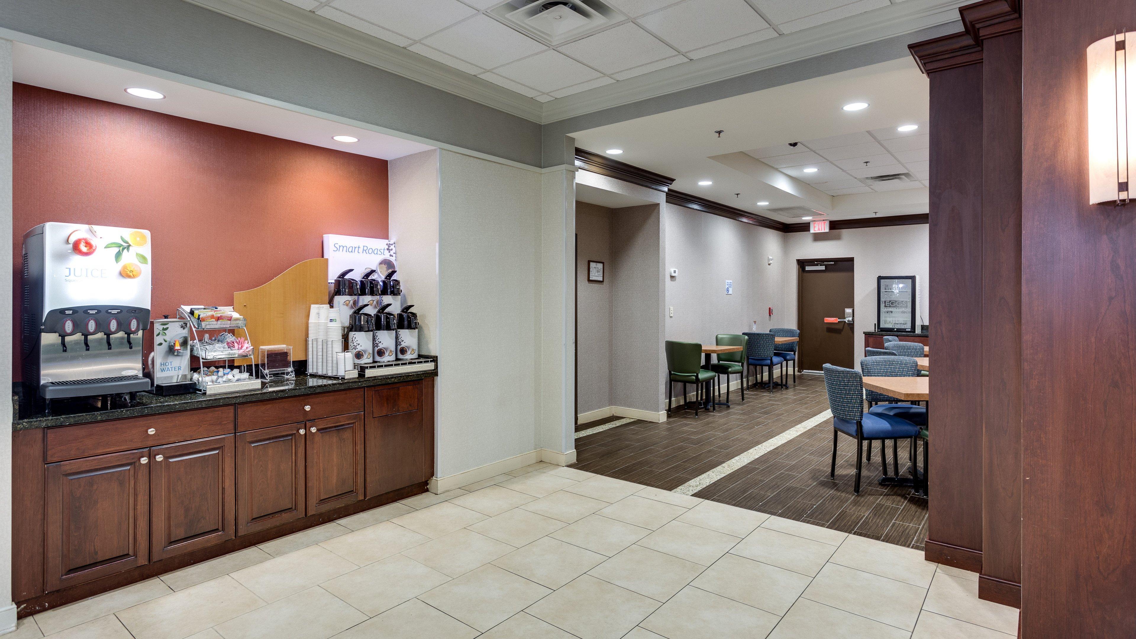 Holiday Inn Express Washington Dc Sw - Springfield By Ihg Exterior photo