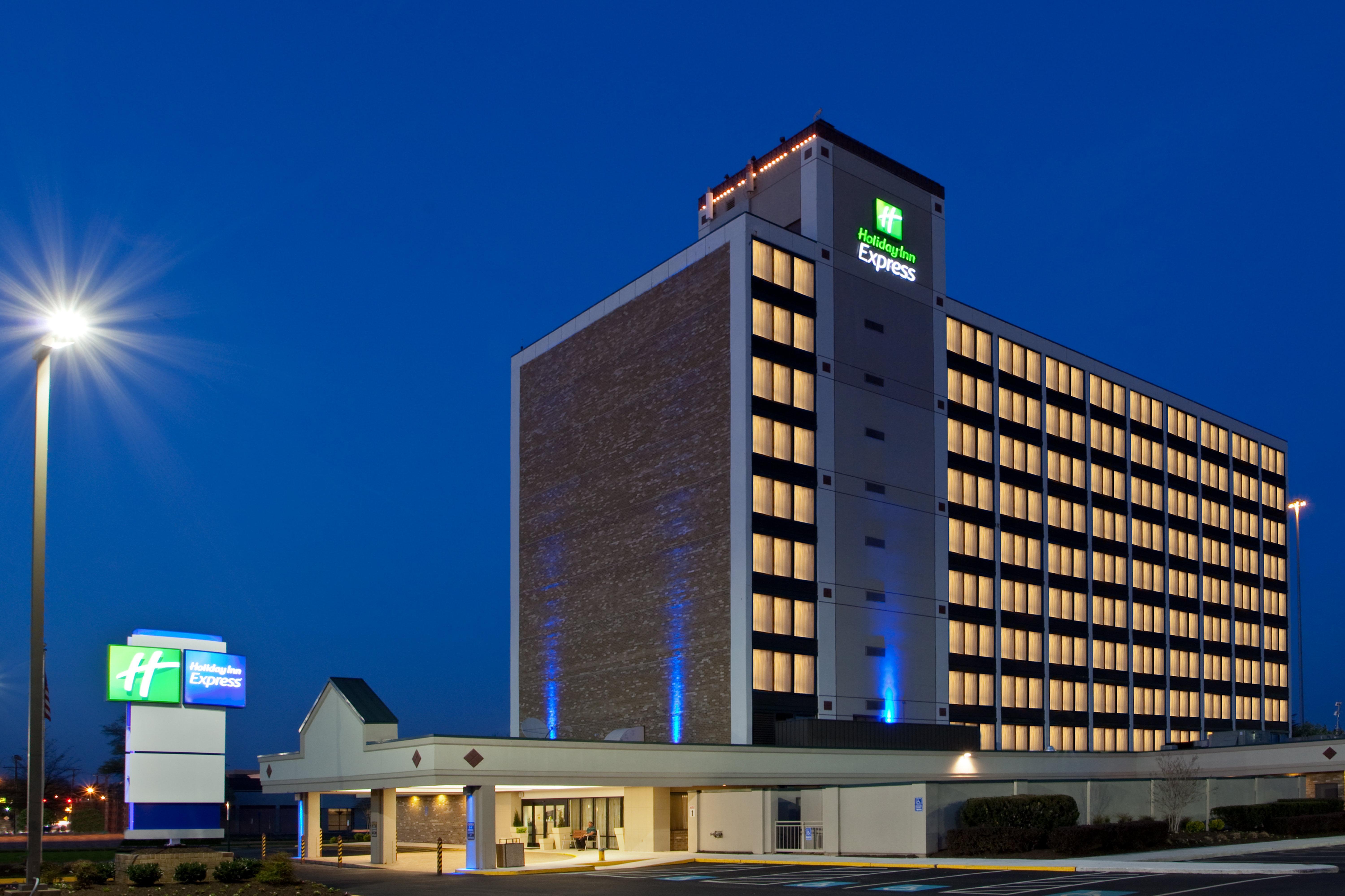 Holiday Inn Express Washington Dc Sw - Springfield By Ihg Exterior photo