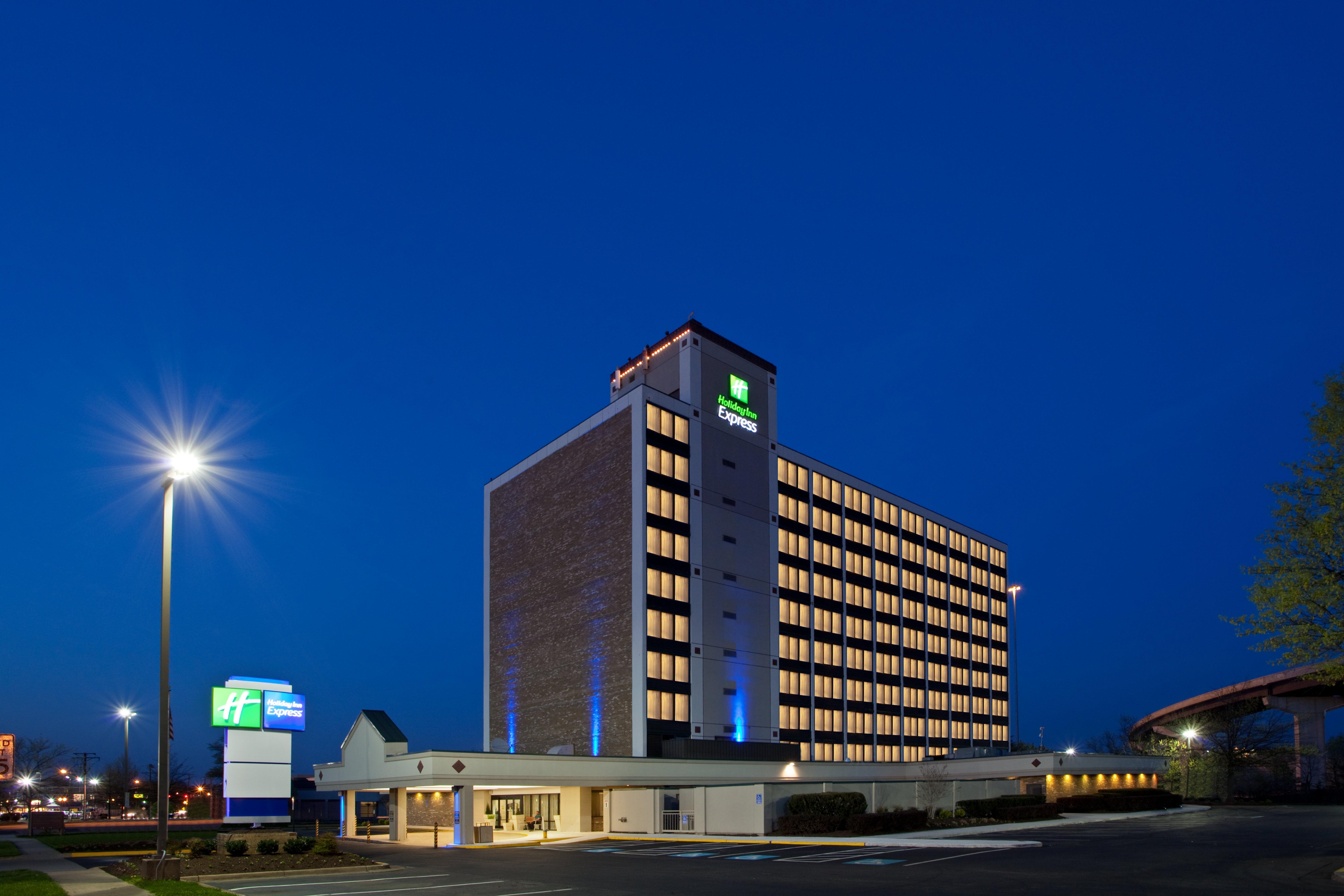 Holiday Inn Express Washington Dc Sw - Springfield By Ihg Exterior photo